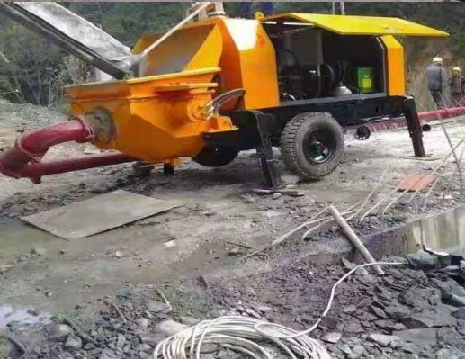 介紹幾種適合農(nóng)村建房的小型混凝土輸送設(shè)備